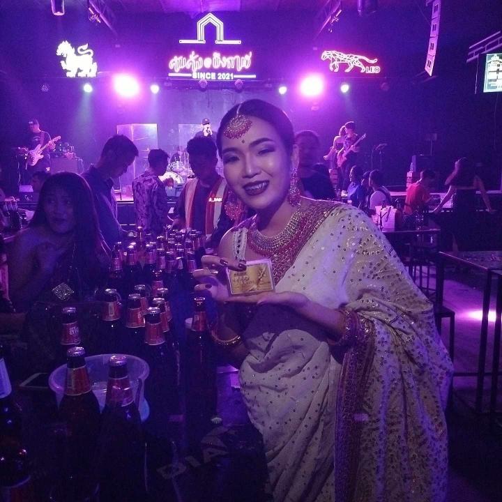 803.jpg